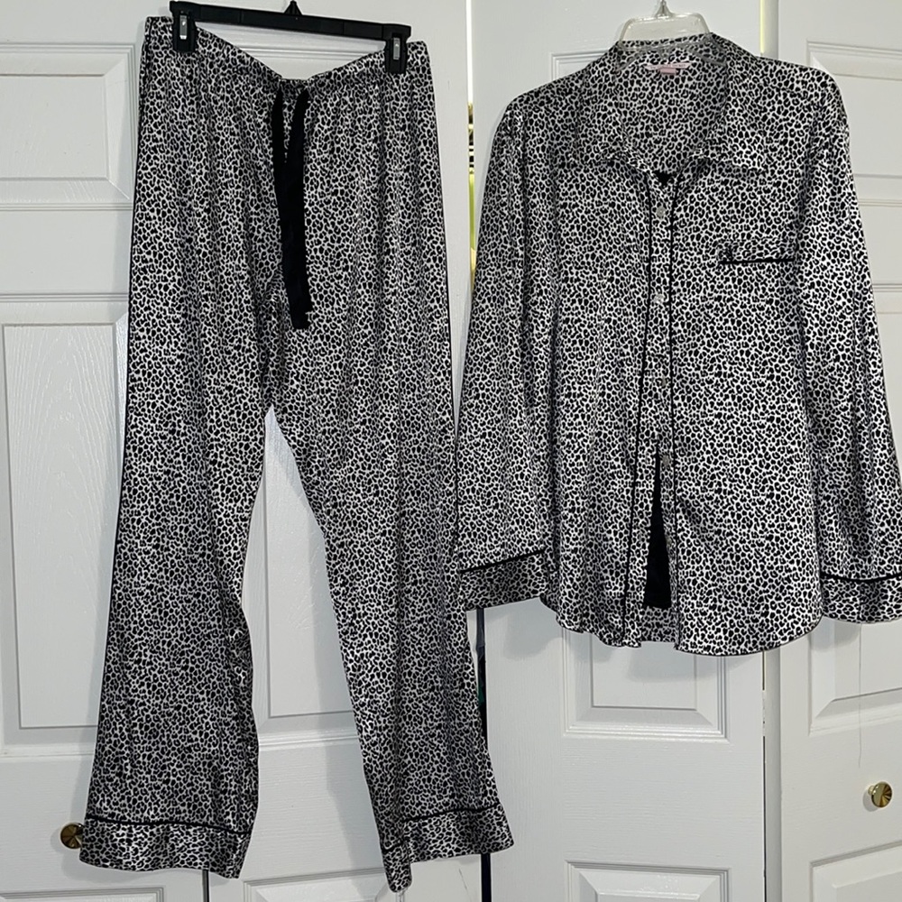 Victoria Secret Long Sleeve Lounge Set